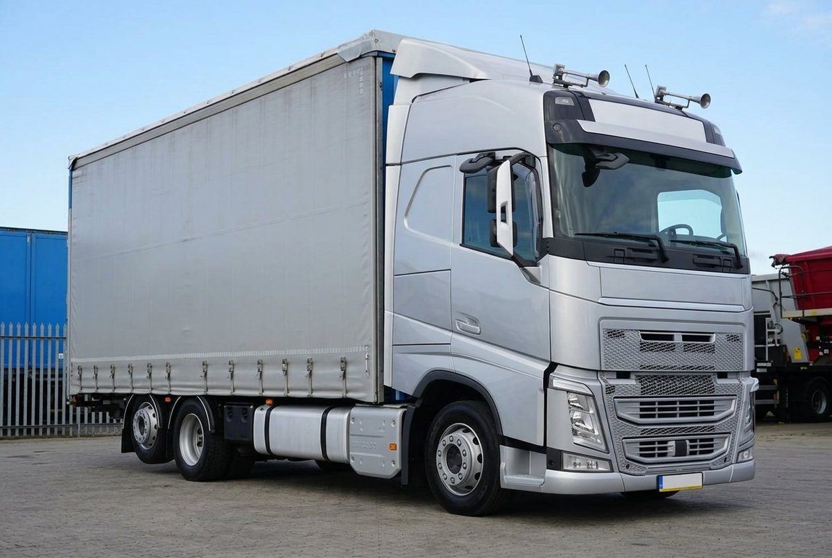 Solo Kamion s ceradom — NorthWest Logistics